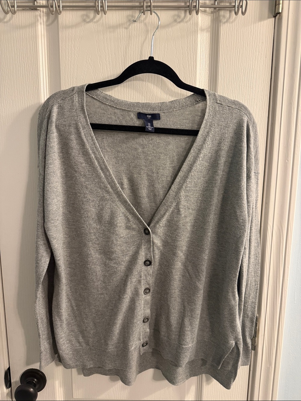 GAP Women's Light Gray V-Neck Button Cardigan Sweater